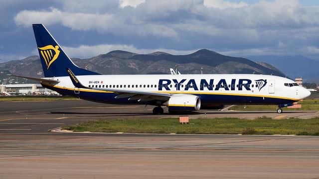 9H-QEN:Boeing 737-800:Ryanair